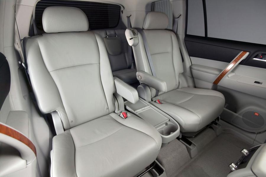  Toyota Highlander 2008 года  (фото 7 из 34)